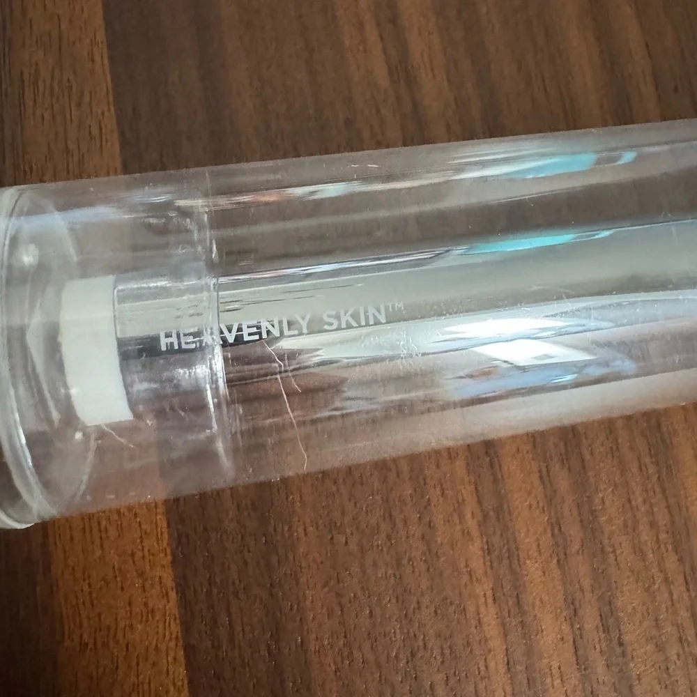 It Cosmetics Heavenly CC+ skin perfecting Brush (No. 702) New.